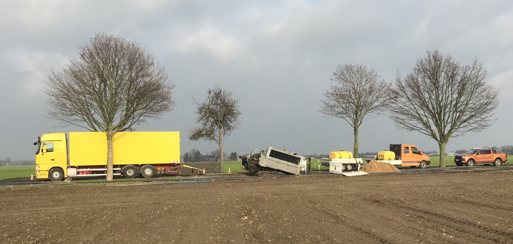 Komplette Horizontalbohranlage im Einsatz